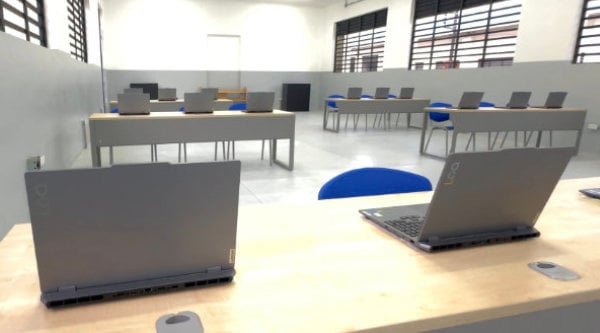 Salon de sistemas especializado